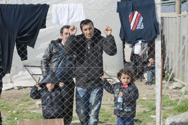 Nemeckí policajti kontrolovali migrantov v desiatkach ubytovní