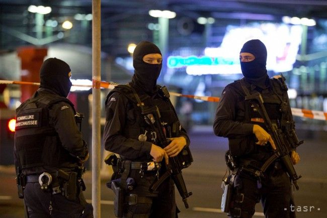 PODOZRIVÝ: Vojenská polícia zatkla muža na letisku v Amsterdame
