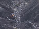 Pozostalí obetí katastrofy stroja Germanwings sa budú súdiť o milióny