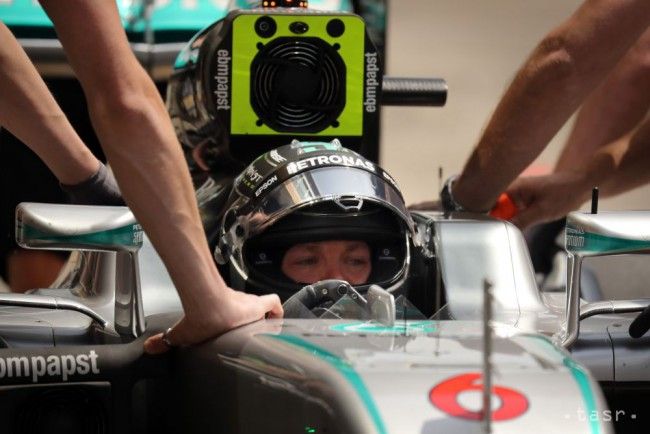Rosberg bol najrýchlejší v prvom tréningu na VC Číny