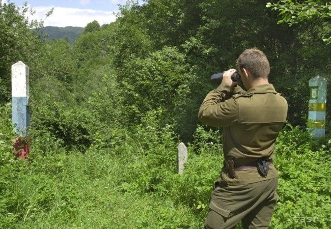 Polícia obvinila Ukrajincov, mali nelegálne priletieť na Slovensko