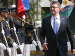 Americký minister navštívil americkú lietadlovú loď v Juhočínskom mori