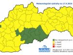 Meteorológovia varujú: Na väčšine územia bude zajtra silno fúkať