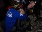 Obchodná loď zachránila v Grécku 41 migrantov