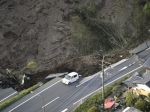 Veľké japonské podniky zastavili výrobu pre škody zo zemetrasenia