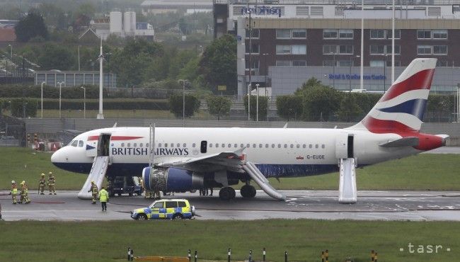 Do airbusu smerujúceho do Londýna narazilo malé bezpilotné lietadlo