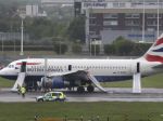 Do airbusu smerujúceho do Londýna narazilo malé bezpilotné lietadlo