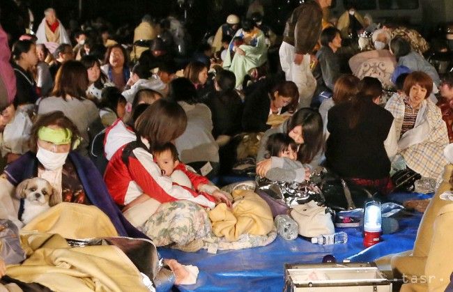 Japonsko: Po silných zemetraseniach čelia evakuovaní nedostatku pomoci