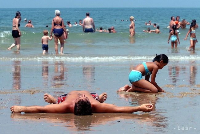 Turisti pozor: Islamský štát chce útočiť na pláže v Európe, tvrdí Bild