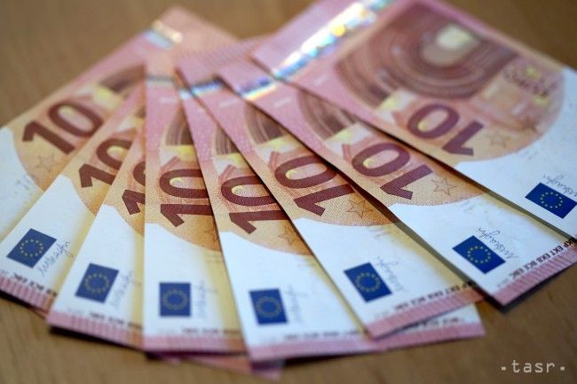 Občanom a firmám sa na daňových preplatkoch vráti 163 mil. eur