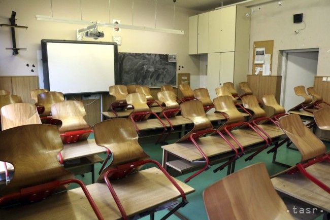 Do štrajku v Maďarsku sa zapojilo takmer 25-tisíc učiteľov a 1185 škôl