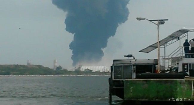 Trinásť ľudí zahynulo pri výbuchu v mexickom petrochemickom podniku