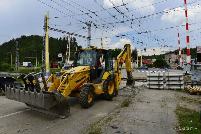 ŽSR opravia cez víkend železničné priecestie vo Svrčinovci