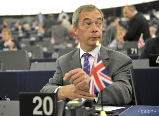 Farageovi a Johnsonovi sa nepáči Obamova agitácia proti brexitu