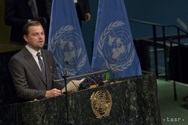 DiCaprio svetovým lídrom: Nechajme fosílne palivá v zemi, kam patria