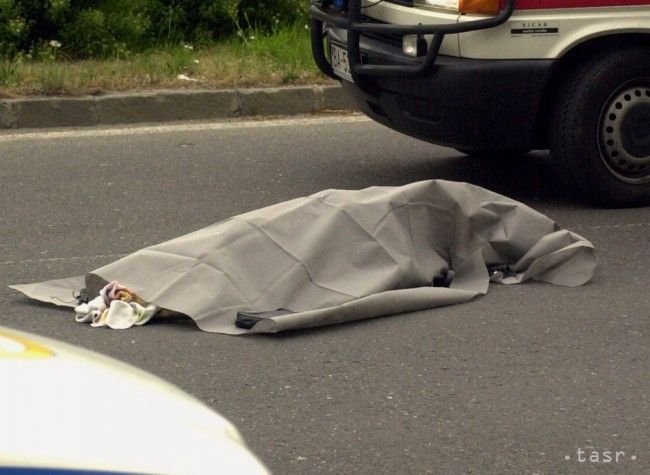 Pri Harichovciach havarovalo auto, dvaja ľudia zomreli