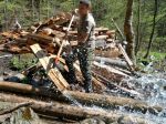 Lesníci predvádzajú splavovanie dreva už desať rokov