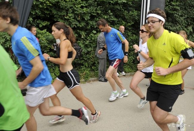 Netradičný beh po dráhe košického letiska prilákal takmer 1400 bežcov