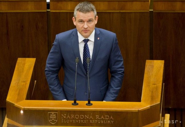 P. Pellegrini: Na Slovensku by mohlo byť menej škôl