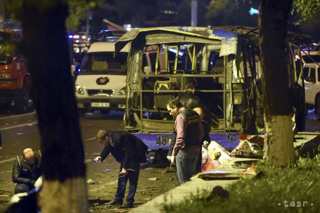 Arménsko: Pri výbuchu autobusu v Jerevane zomreli dvaja ľudia