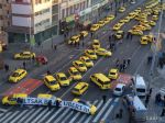 Budapeštianski taxikári sa zhromaždili, aby protestovali proti Uber