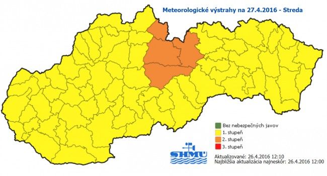 Vietor dnes večer miestami zosilnie, výstrahy platia aj na stredu