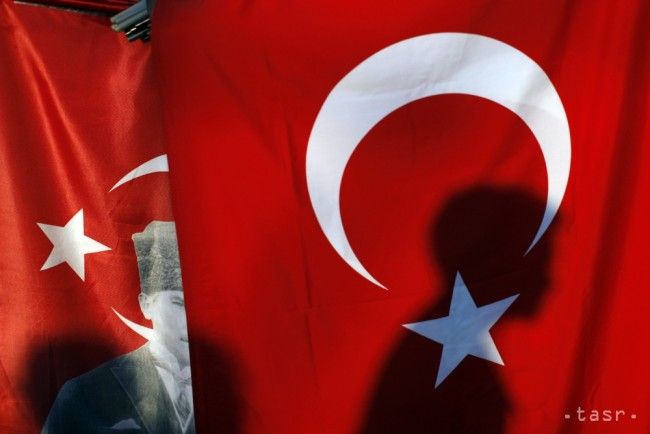 Turecko: Vládnuca AKP poprela plány na vypustenie sekularizmu z ústavy
