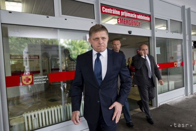 NÚSCH: R. Fico sa zotavuje po operácii, čaká ho rehabilitácia