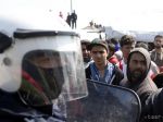 Migranti hľadajú nové trasy, tvrdí Orbánov poradca pre bezpečnosť