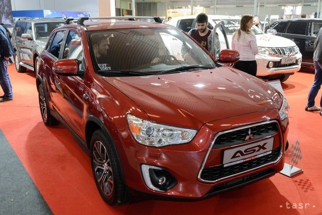 Škandál v Mitsubishi otriasa pozíciou šéfov firmy