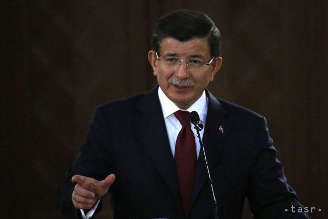 Davutoglu: Nová ústava Turecka zachová princíp sekularizmu