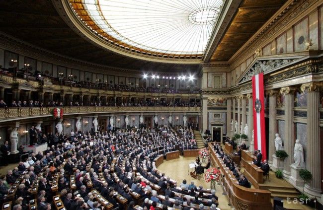 Rakúsky parlament schválil sprísnenie azylových zákonov