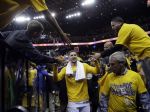 NBA: Golden State aj bez Curryho postúpil do ďalšieho kola