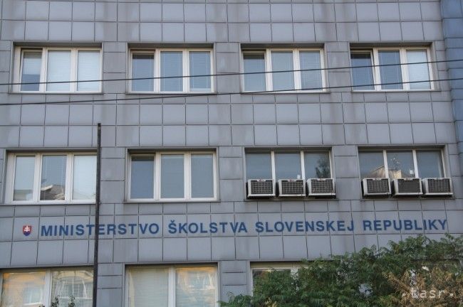 Ministerstvo školstva chystá analýzu fungovania svojich organizácií