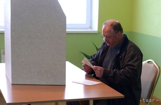 Srbská volebná komisia anulovala výsledky volieb v niektorých obvodoch