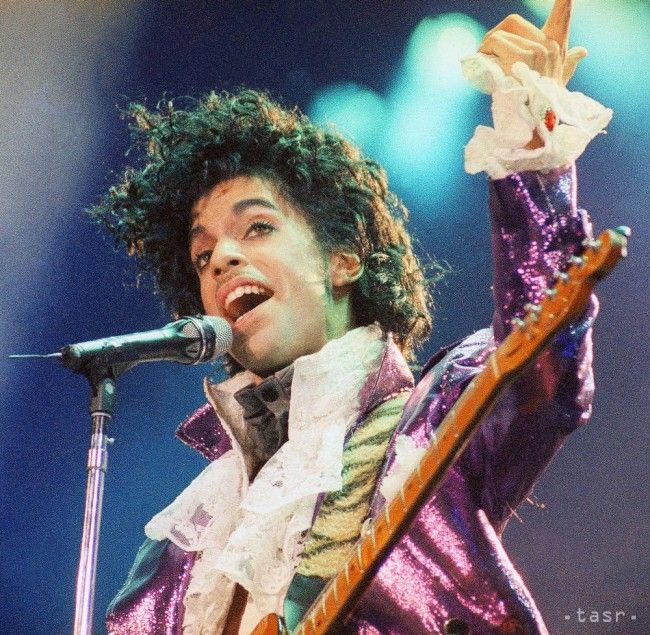 Prince v čase svojej smrti prechovával dosiaľ neznáme analgetiká