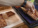 Video: Ako si pripraviť jednoduchú a rýchlu slaninovú pochúťku