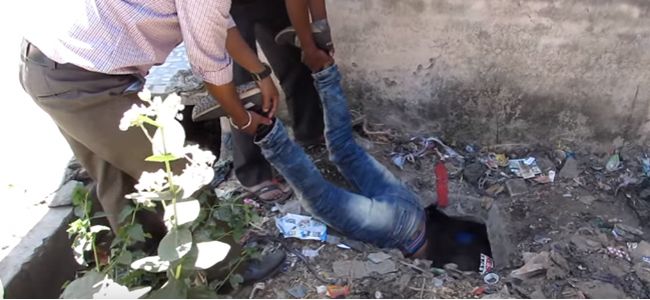 Video: Záchrana topiaceho sa psíka