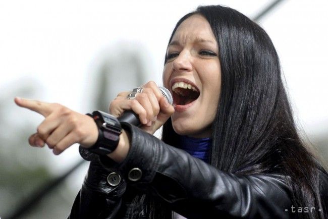 Zuzana Smatanová prichádza s novou piesňou, dala jej názov Horou