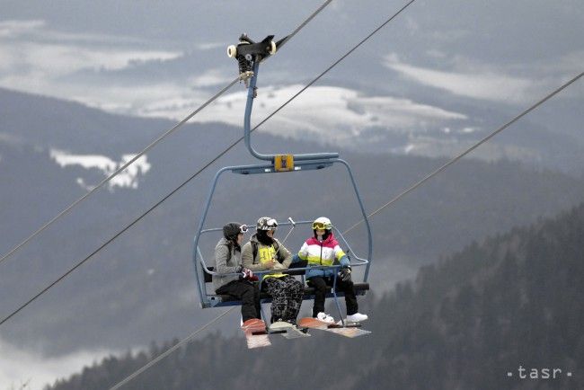 Na Chopku opäť upravujú zjazdovky, posledná lyžovačka je tento víkend