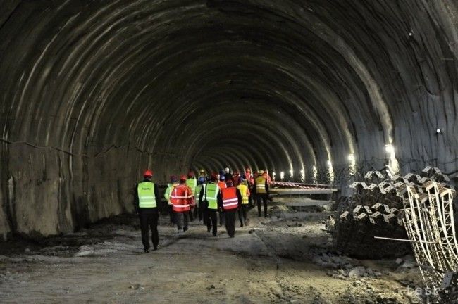 Bližšie z Bratislavy do Košíc: Na úseku D1 prerazili tunel Ovčiarsko