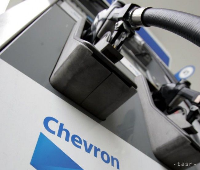 Ropný koncern Chevron sa prepadol do straty