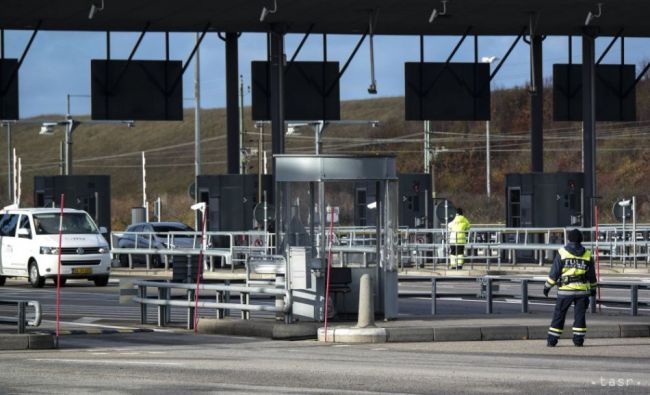 Česká polícia zadržala členov skupiny falšujúcej pasy pre migrantov