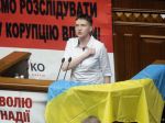 VIDEO: Ruskom omilostená Savčenková zložila poslanecký sľub