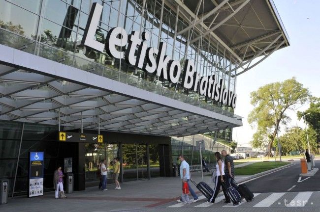 Letisko v Bratislave robí údržbu vzletovo-pristávacích dráh