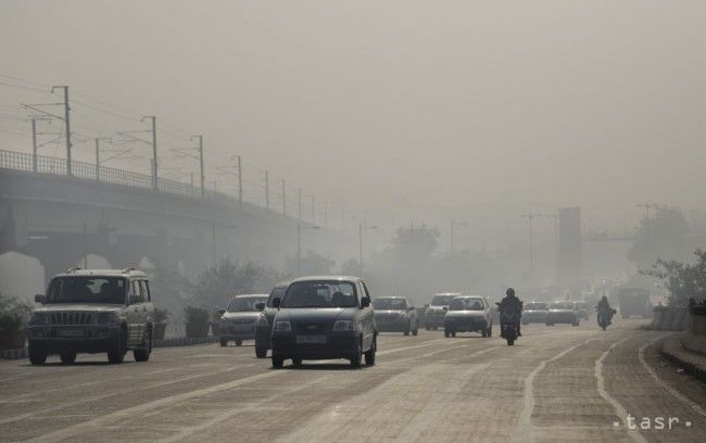 Do ulíc Mexika nemôže vyjsť 40 percent áut kvôli smogu