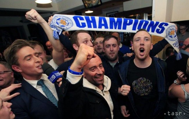 Leicester je senzačným šampiónom Anglicka po remíze Spurs