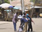 Kamerun: Samovražednú atentátničku z Nigérie zabili otráveným šípom