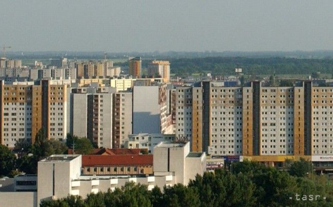 Dvaja petržalskí poslanci dostali pokutu za nedodržanie lehoty