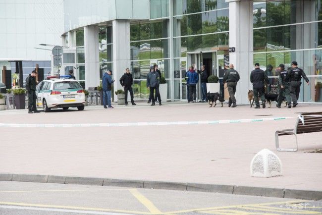 Pre nahlásenú bombu v centre Aupark začala polícia trestné stíhanie